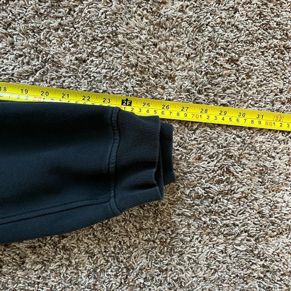 Lululemon Women's Size 4 Scuba Mid Rise Oversized Jogger in Black